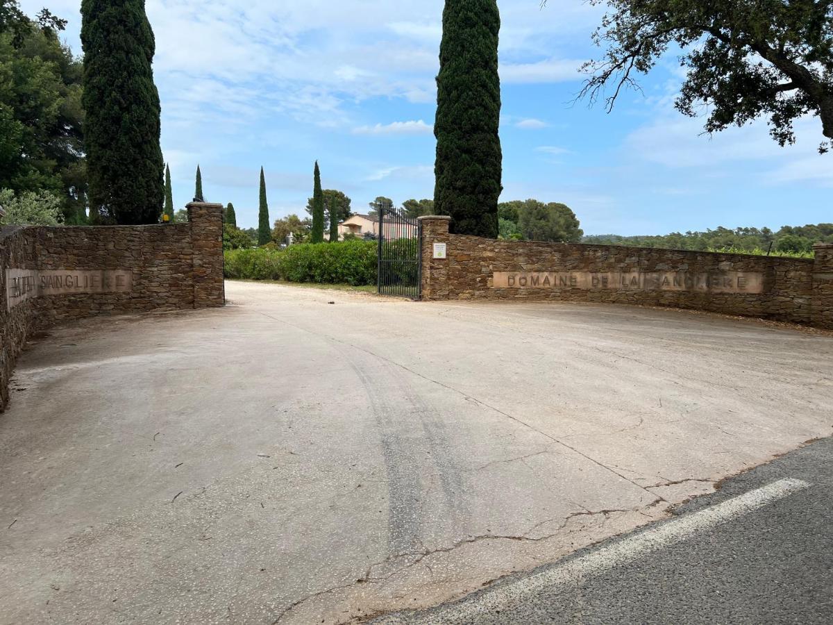 Appartement Unique Dans Le Domaine De La Sangliere Bormes-les-Mimosas Eksteriør billede